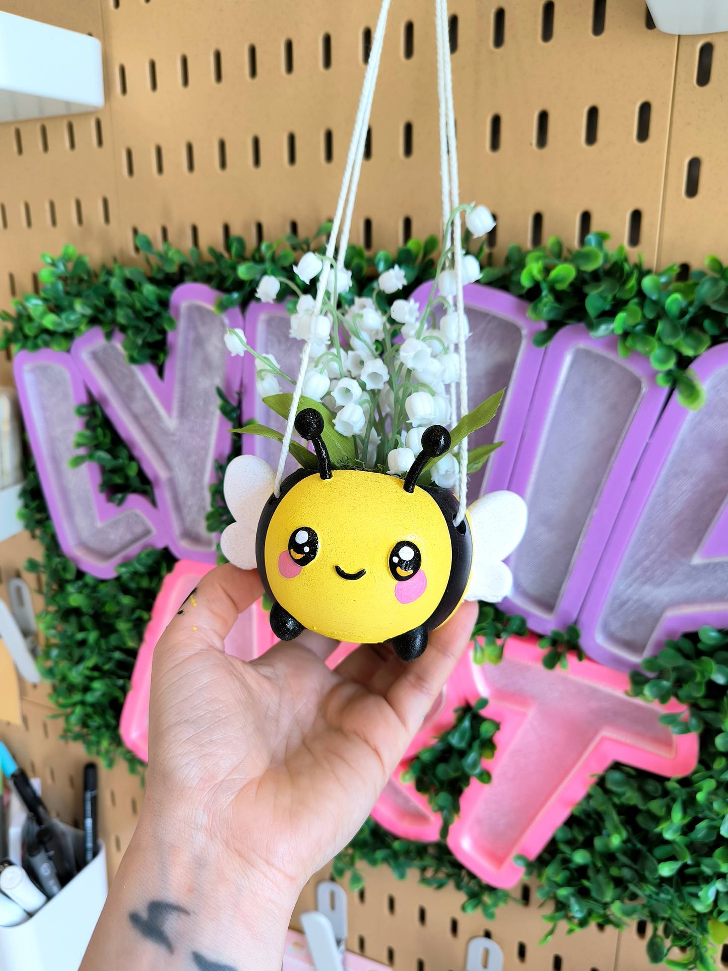 Beee-Lily ( à suspendre ) 🐝